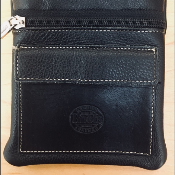 roots canada Handbags - Roots hanging pouch roots canada Handbags - Roots hanging pouch